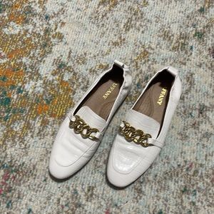 Flats narrow shoe fits size 10